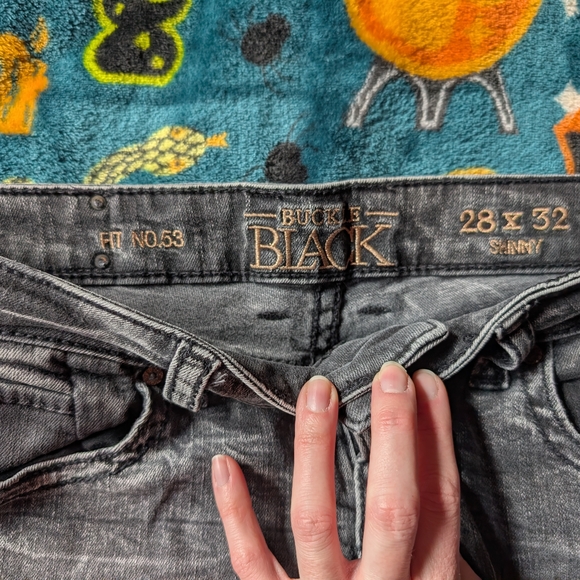 Buckle Dark Wash Skinny Jeans 28x31 - Picture 4 of 8